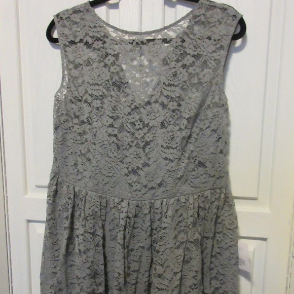 Tevolio Dresses & Skirts - Tevolio Gray Lace Overlay Belt Cocktail Dress NWT Size 14